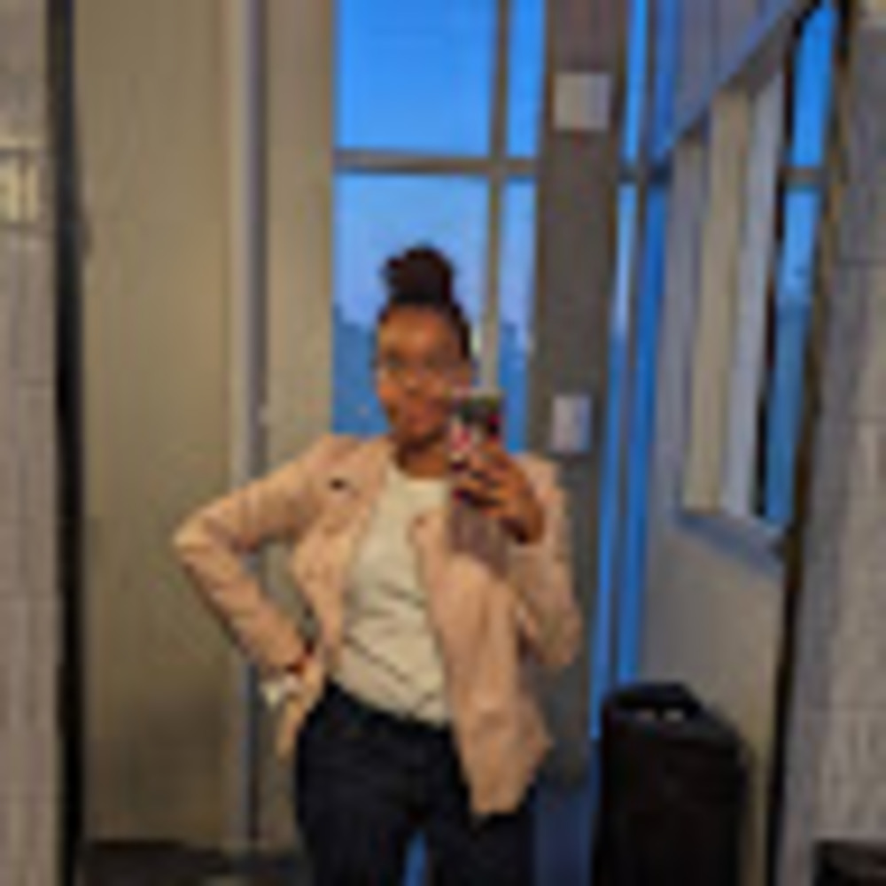 Meet your Posher, Danielle